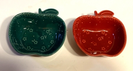 即決!かわいい☆「りんごの小鉢」2色セット拍卖
