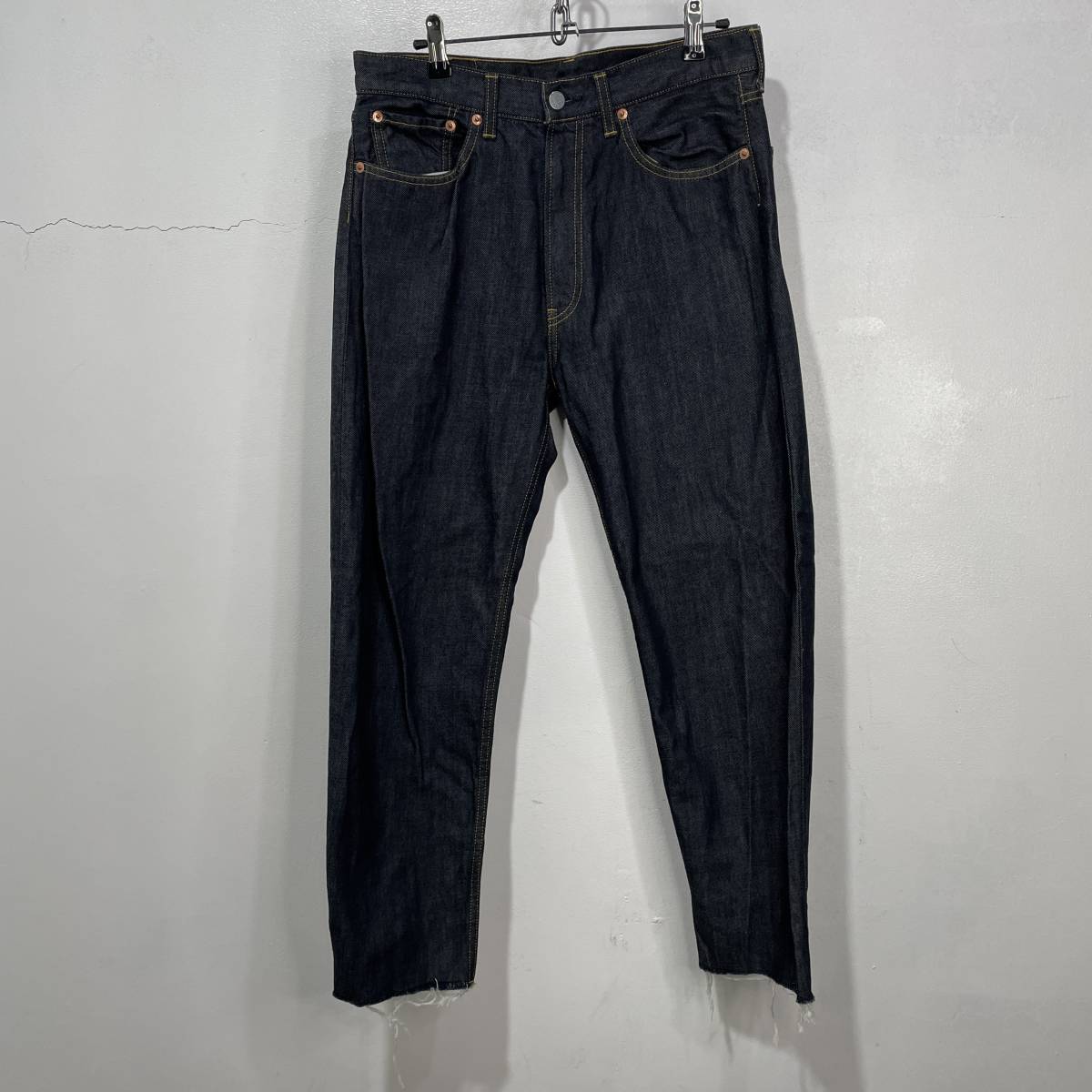 送料無料☆HYSTERIC GLAMOUR☆ヒステリックグラマー☆デニムパンツ☆テーパード☆切りっぱなし☆インディゴ☆濃紺☆28☆L22拍卖