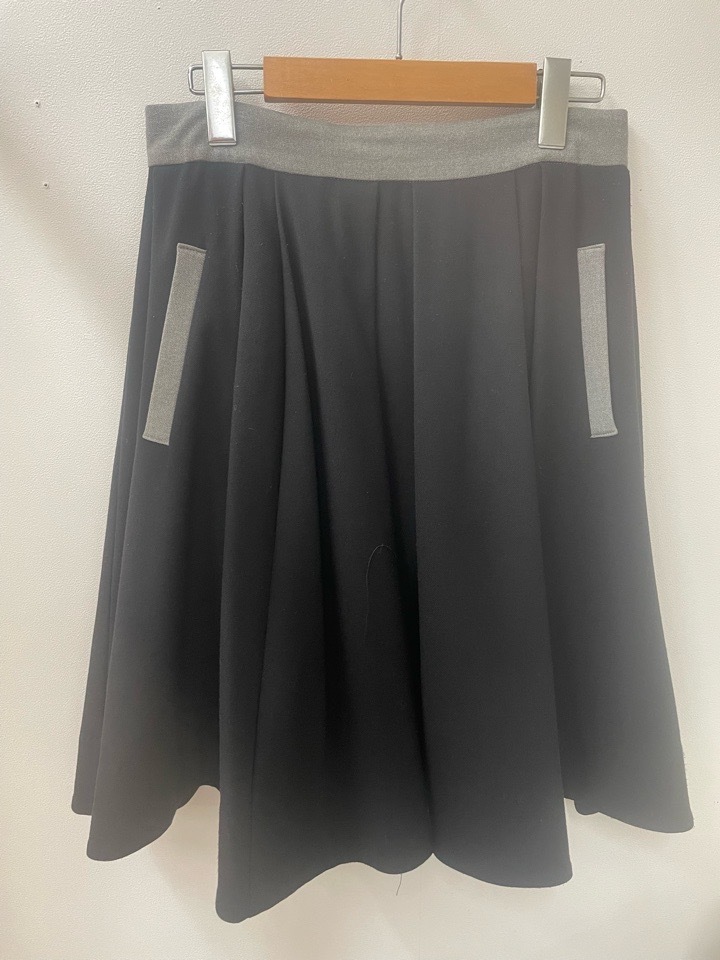 Lois CRAYON(ロイスクレヨン)タック/フレア―/スカート☆M/ブラック拍卖