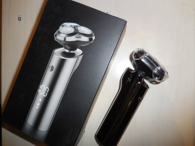 ■□ 電気シェーバー USB充電式 使用非常に少ないです USED 最終値下げ □■拍卖