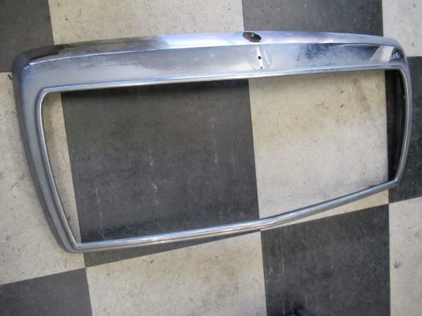 W124 前期 500E 230E 300E ラジエターグリルメッキ グリル枠拍卖