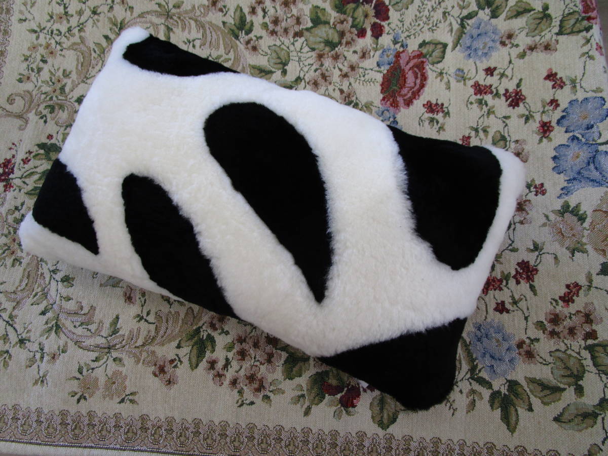 【オーストラリア産上質ムートン】ティアドロップドットムートンクッションBL ムートンクッション 羊毛クッション あたたかふわふわ厚手拍卖