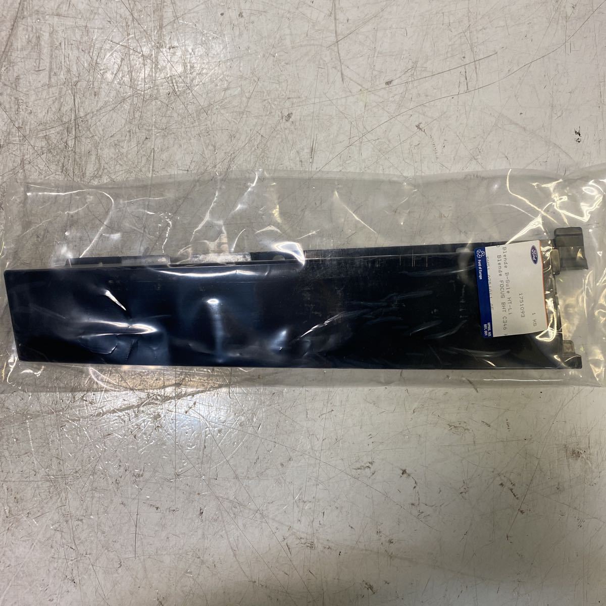 ★フォード フォーカス★新品/未使用/リア左ドアエクステリアピラーカバー/黒/BM51-A254A41/YC775拍卖
