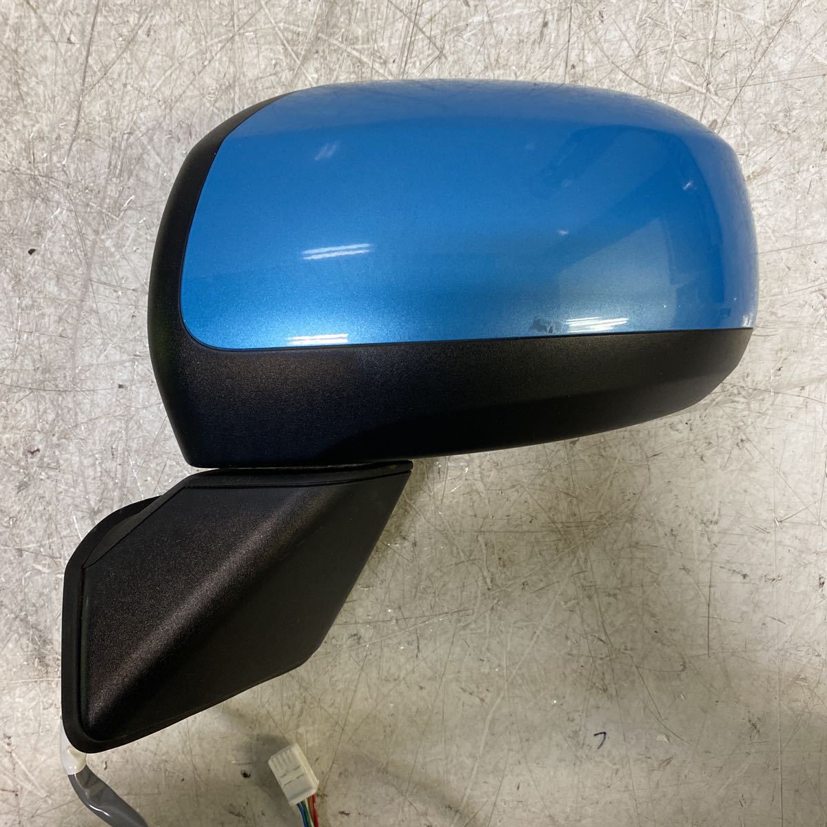 ★ダイハツ ムーヴLA100S★左ドアミラー/青/87940-B2D80-04/7ピン/YC816拍卖