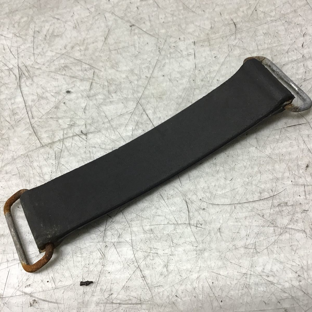 A64-45 ホンダ エイプ50 FI AC16 バッテリーバンド 純正部品拍卖