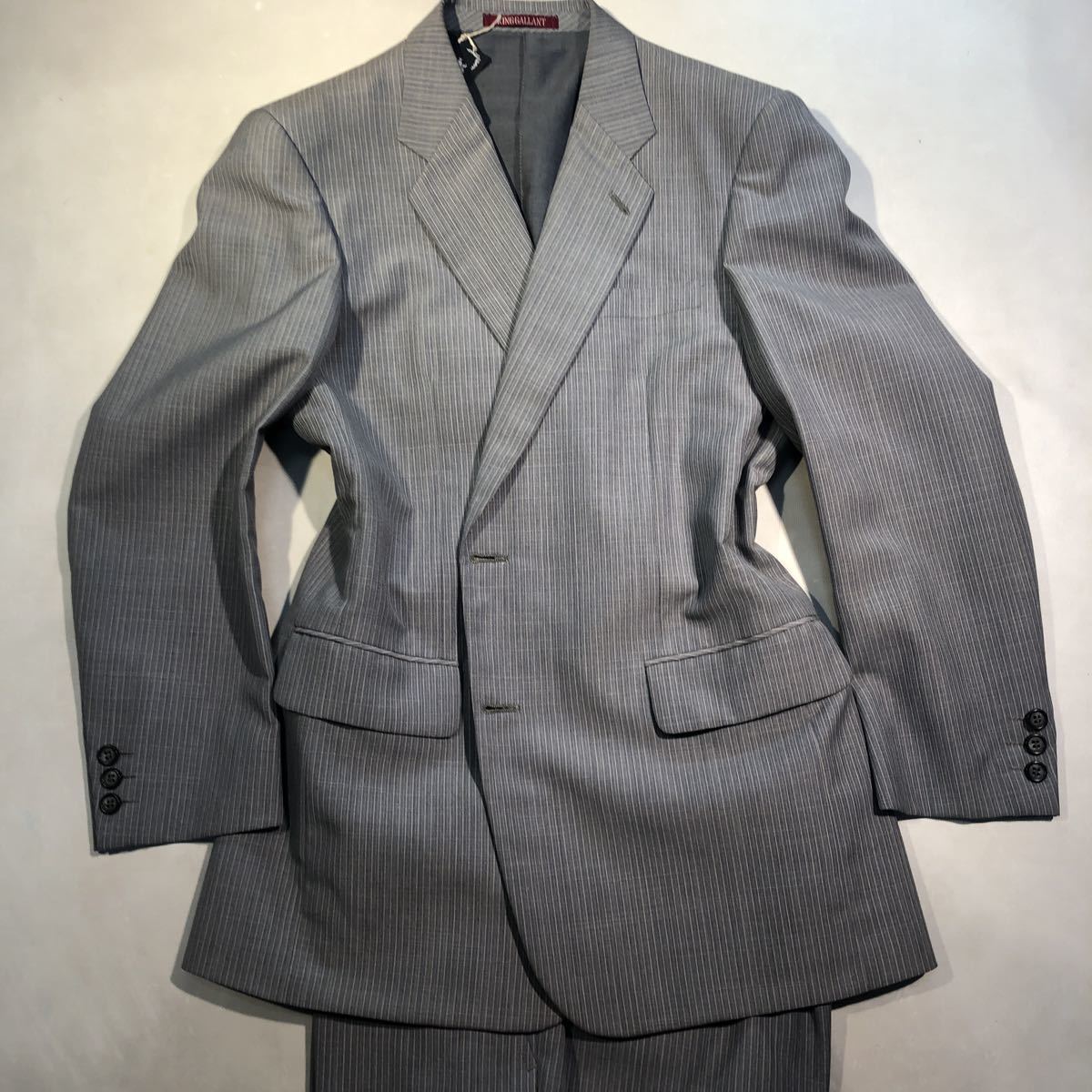 定価7.8万円【サイズAB7 XL★高級スーツ】新品タグ付き2Bシングルグレー系ストライプ 本台場仕立て背抜き/センターベンツ 92cm/ノータック拍卖