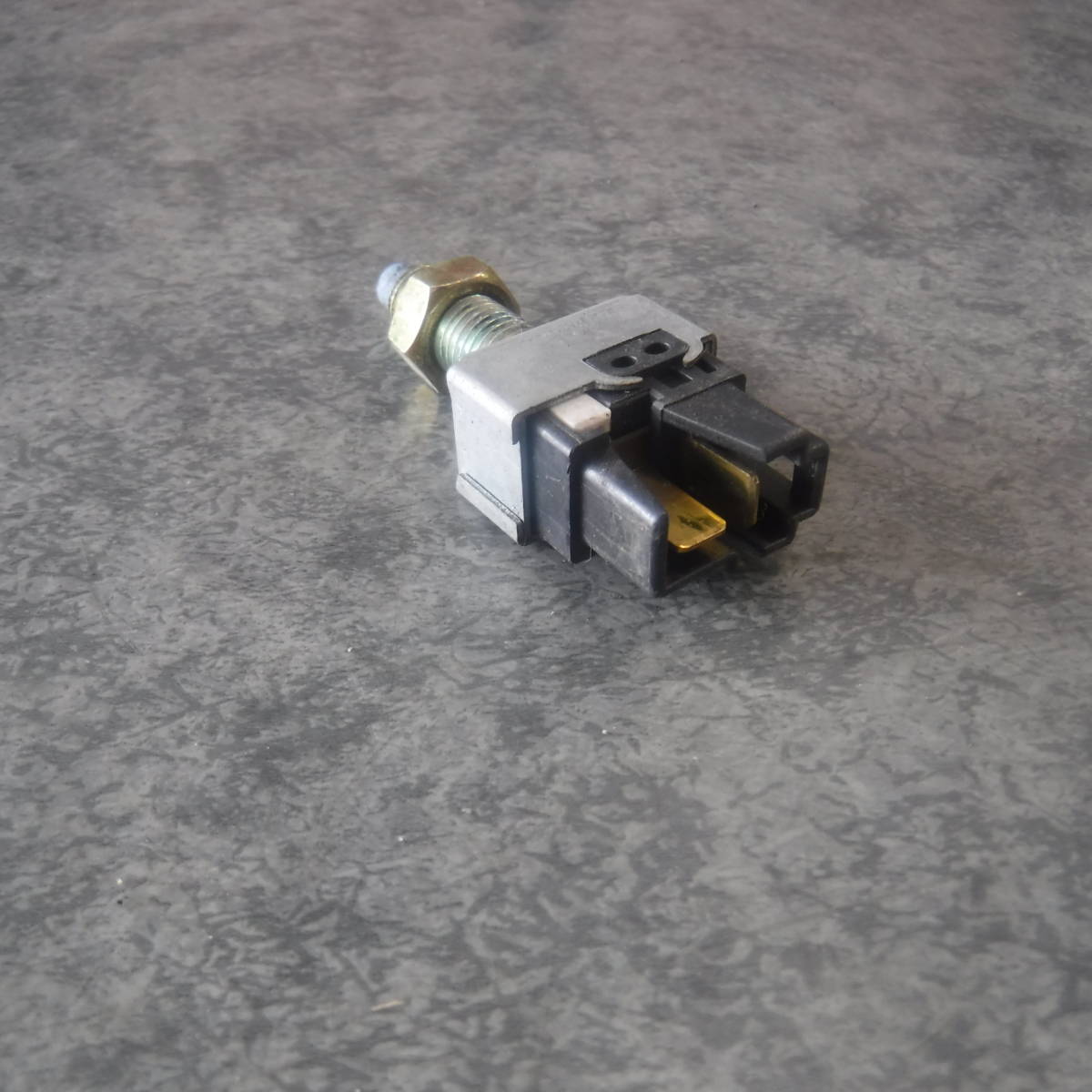 S210PハイゼットS200Pブレーキランプ点灯スイッチ ブレーキペダル センサー ストップランプ テールランプ ハイゼットトラック軽トラックEF拍卖