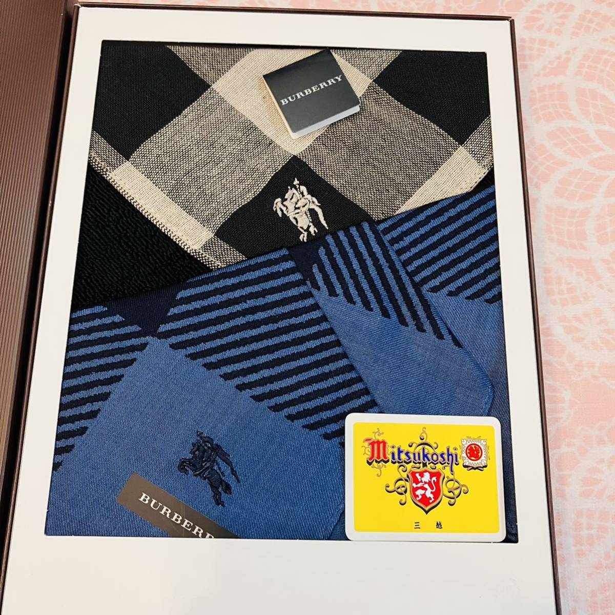 【麻混】新品/2枚/BURBERRY/タオルハンカチ/正規品/バーバリー/綿100%/未使用/即決あり/匿名発送/ノバチェック/ハンドタオル/箱入ギフト拍卖