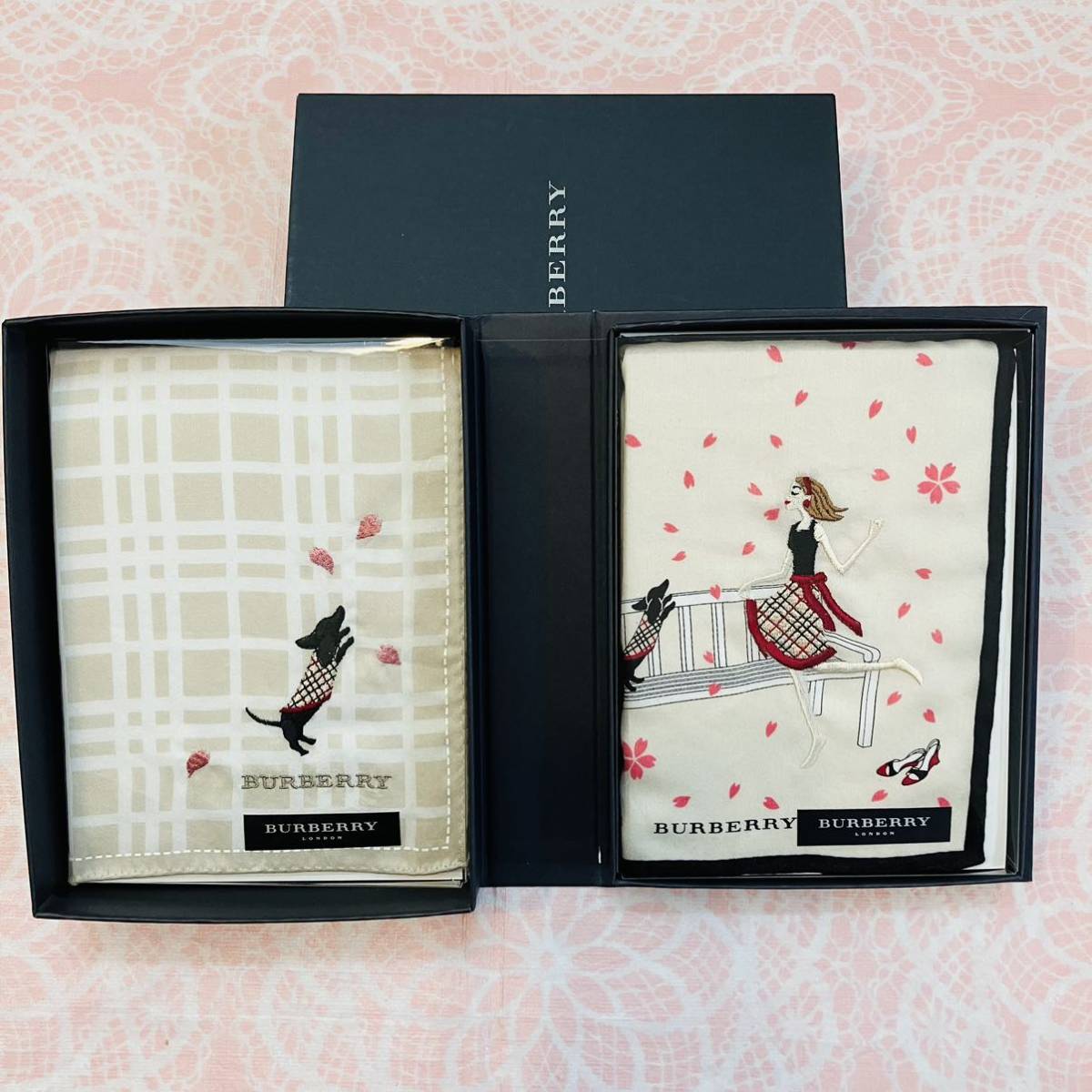 【レア】新品/BURBERRY/女の子/ハンカチ/正規品/綿100%/未使用/即決あり/匿名発送/バーバリー/ノバチェック/桜/犬/箱あり/さくら/ダックス拍卖
