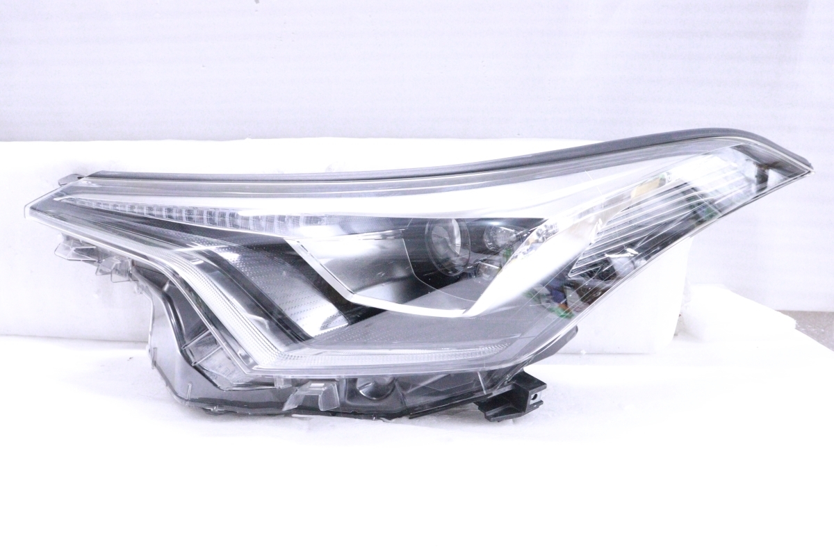 2X-1433★中期 LED NGX10 C-HR★左ヘッドライト KOITO 10-111 打刻:7 ブラック 純正★トヨタ (DM)拍卖