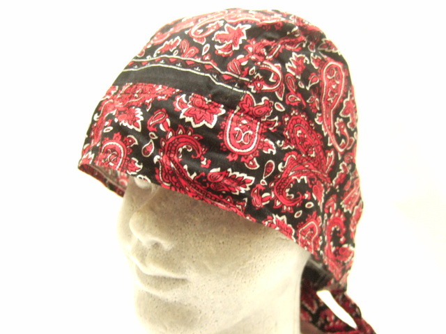横浜最新 中世ペイズリー柄♪魅惑のバンダナキャップ 赤/黒 メンズレディース 同梱4枚まで送料送料180円ξbcξ ξA80a拍卖