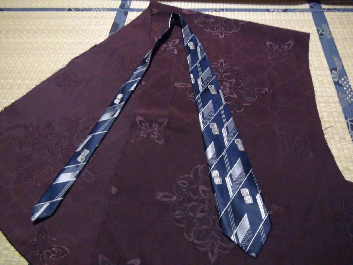 紋織りのネクタイ!。拍卖