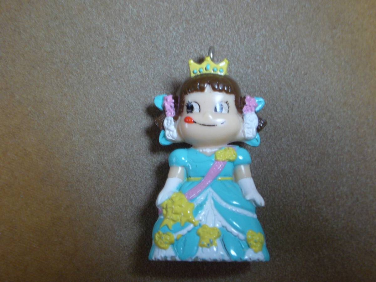 ペコちゃん キーホルダー 人形のみ お姫様ペコバージョン拍卖