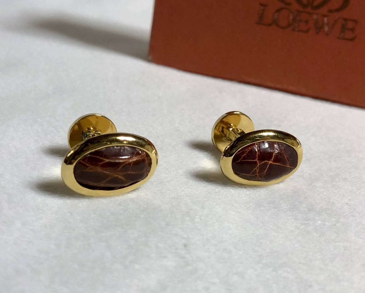 正規良品 激レア ロエベLOEWE アマソナ アナグラム レザー装飾オーバルカフス茶 ゴールド×ブラウン カフリンクス ヴィンテージ立体ボタン拍卖