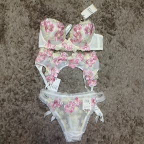 Wacoal Studiofive 大人のエロス鮮やかゴージャスランジェリーセットC65 新品タグ付拍卖