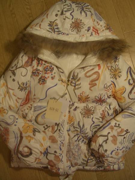 即決☆新品☆定価39900円☆ san-ai ホワイト&花柄 リバーシブル ダウン ファー付き コート♪S 定型外拍卖