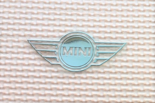 稀少 送込み MINI ロゴマーク アルミ ステッカーエンブレムD拍卖