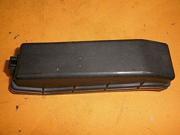 1712①★SXE10★アルテッツァ★★リレーボックスフタ★★小★消費税はいただきません★アルテッツァ部品大量出品中★拍卖