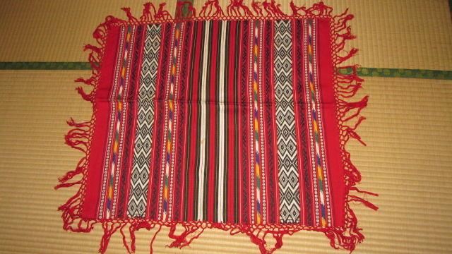 (旧家・蔵出し)(古布・厚手木綿刺し子縞に幾何学模様テ-ブルセンタ-)貴重珍品拍卖