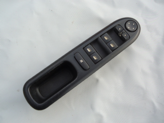 ★プジョー 407SW D2BRV パワーウィンドウ スイッチ★拍卖