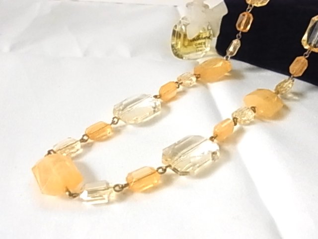 ♪オレンジカラーにクリアカラーのビーズストーン 大中小の大きさ ネックレス拍卖