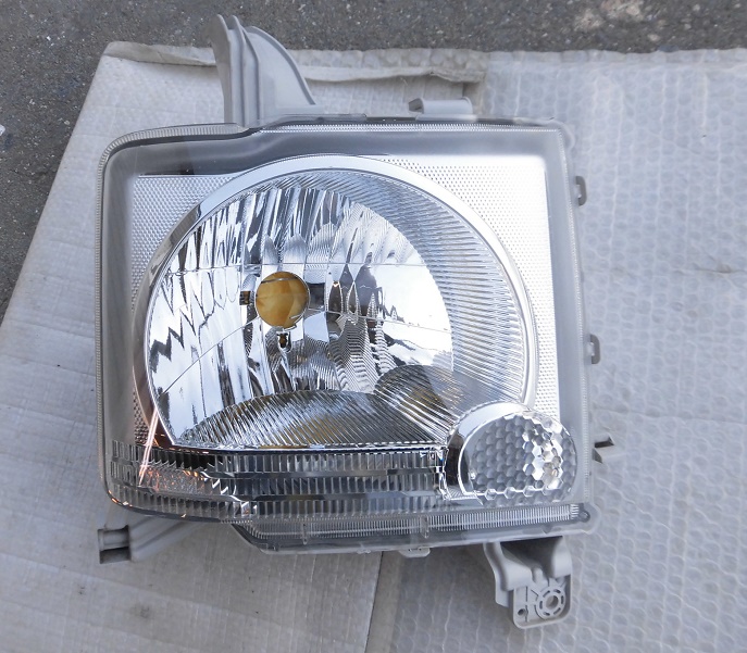 即決即日発送可!ムーヴコンテL575Sフロント右ヘッドライトL585Sヘッドランプ純正ムーブコンテ運転席ランプKOITO 100-51963ハロゲン ムーブ拍卖