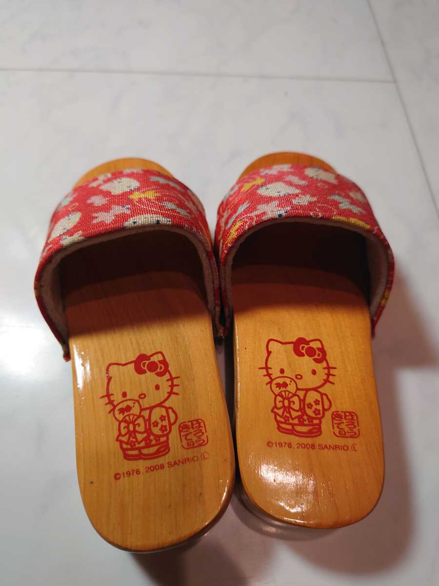 キティちゃん、木のサンダル、16センチ、2〜3歳用です。サンリオ製品、日本製品、2008年製品です。送料サービスさせて頂きます。拍卖
