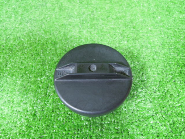 トヨタ ノア AZR65G フューエルキャップ 燃料キャップ 給油口キャップ 中古 A0657拍卖