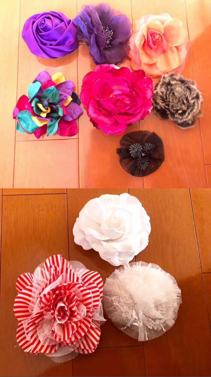 美品まとめ売り!お花のコサージュまとめて10点セット♪白、白チュールレース、赤白ストライプ♪帽子やバッグ、パーティ〜結婚式にも拍卖