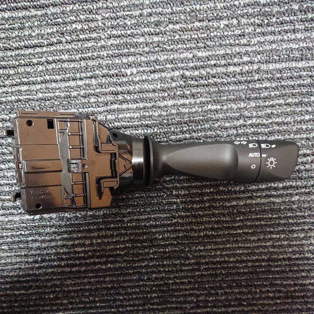 新型ムーヴ LA150S ライトスイッチ ウインカーレバー 週末クーポン拍卖