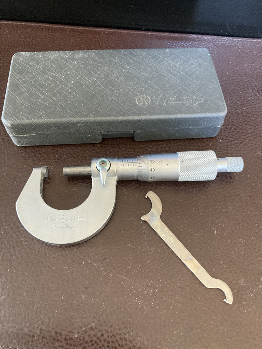 【Mitsutoyo マイクロメーター】中古 M210-25 CODE NO 101-229 M210-25 ケース入り 保管品 精密測定器【23/01 RD-2】拍卖