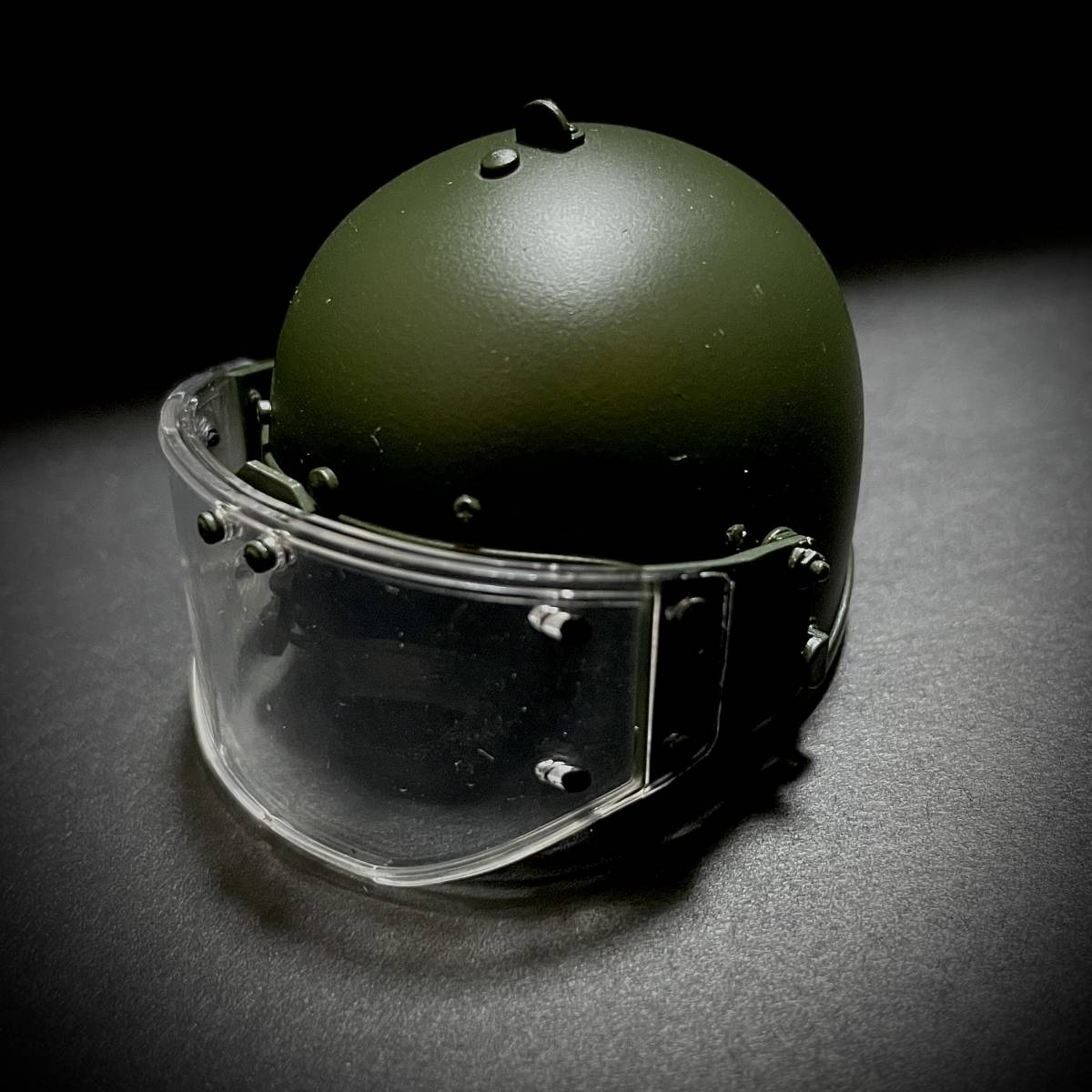 【値上げ予定】DAMTOYS製 模型 1/6 スケール 男性 フィギュア用 装備 部品 シールド付き ヘルメット カーキ グリーン (未使用拍卖