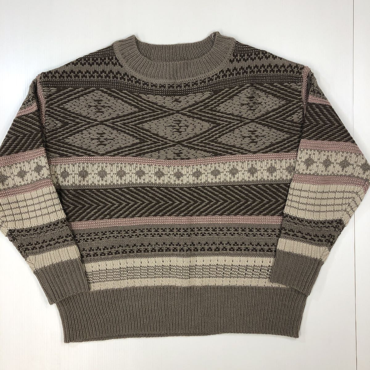 niko and… ニコアンド ニットセーター 丸首 防寒 ゆったりシルエット ゆるダブ サイズ3 21-114@拍卖