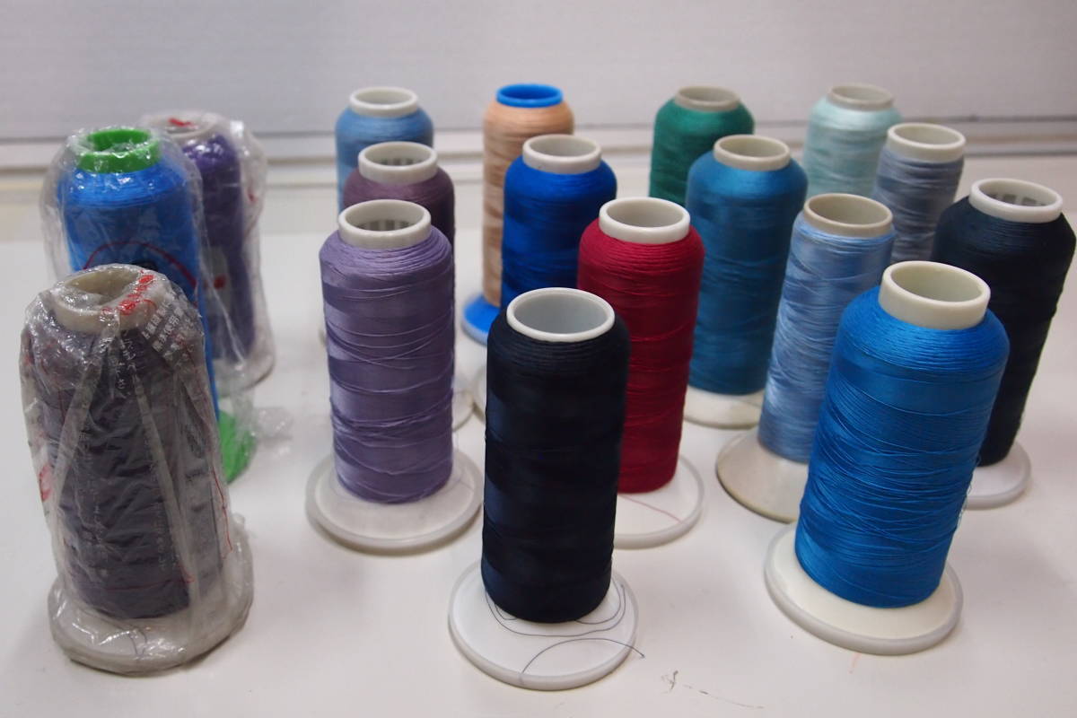 中古品☆ダイヤフェザー工業用テトロンミシン糸☆東洋紡エステルミシン糸他☆17本まとめ売り☆207S4-F10466拍卖