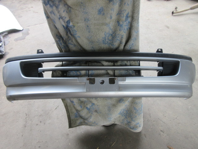 ★26R4G6904 TRH102V ハイエース 純正フロントバンパー バン 修理やストック等に拍卖