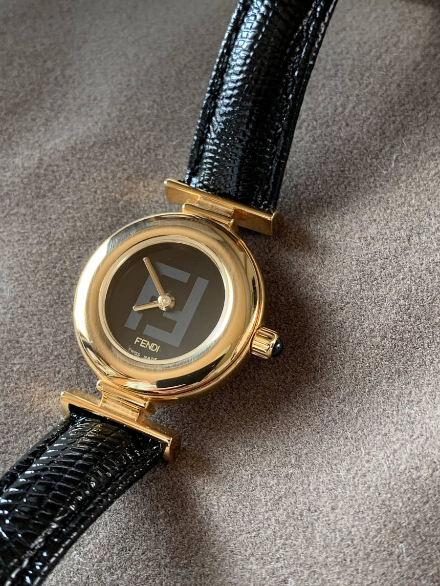 88 綺麗な FENDI フェンディ 320G GP ブラック文字盤 クオーツ レディース 拍卖