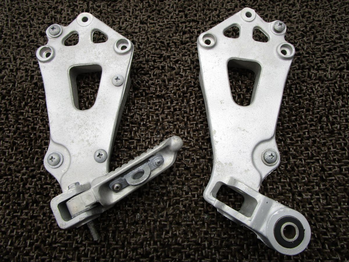 GSX-R750 タンデムステップ左 ステー左右 △u967!GR71F スズキ 【 R705 】拍卖