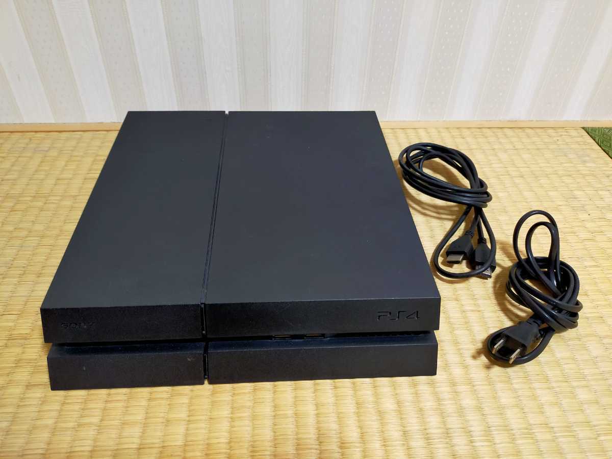 PS4 CUH-1200B 使用期間1年程で完動品です。拍卖