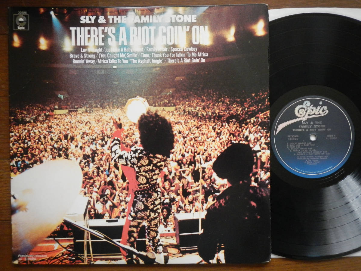 【LP】SLY & THE FAMILY STONE(30986米EPIC1986年THERE’S A RIOT GOIN’ ON/別ジャケ仕様/暴動)拍卖