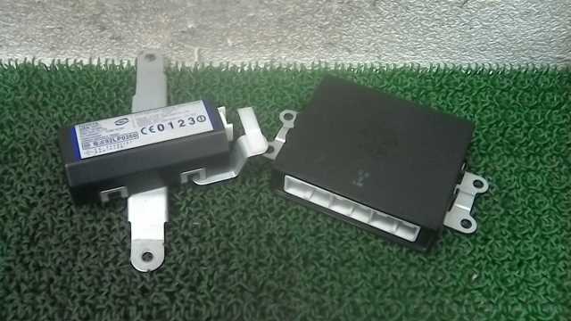 UCF31 後期 セルシオ リア 左 ドア コンピュータ 89224-50070 ★管270008拍卖