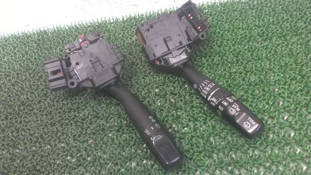 AZR60G トヨタ 純正 前期 ノア ヴォクシー ワイパー ウィンカー ライト レバー スイッチ コンビネーション ★管261084拍卖