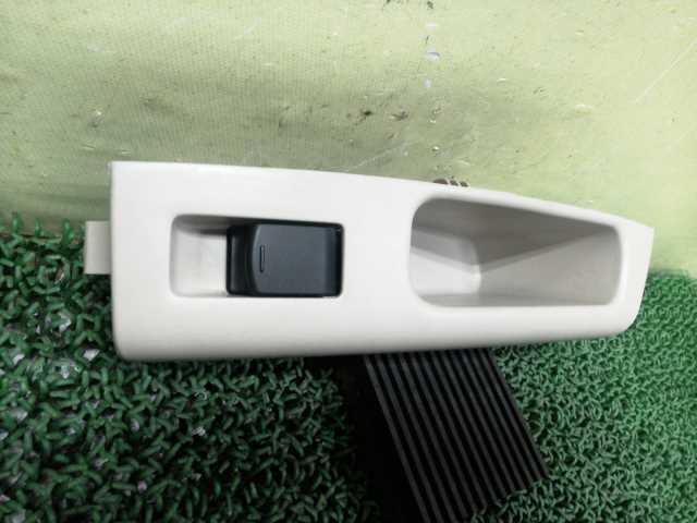 日産 AK12 マーチ 右 リア ドア ウィンドウ スイッチ パネル J ★管278450拍卖