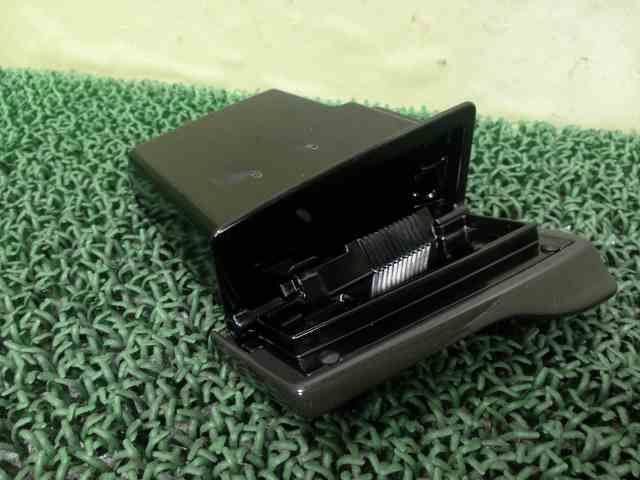 ★ UZS186 トヨタ 純正 クラウン マジェスタ 左 リア ドア 灰皿 ★管277040拍卖