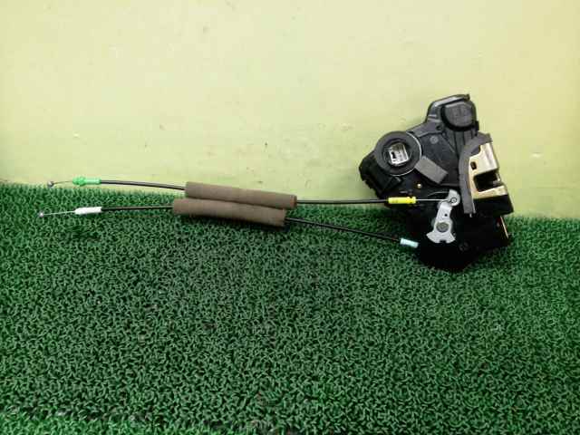 UZS186 トヨタ 純正 クラウン マジェスタ 右 フロント 運転席 ドアロック ★管276999拍卖