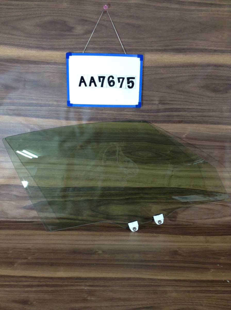 ★★★AA7675★★ GR3 ホンダ フィット 右(R) フロントドアガラス サイドガラス ウインドウ ガラス拍卖