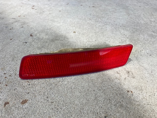 VWニュービートル★後期純正リアバンパーリフレクター片側★9C系9CAZJ9CAQY9CBFS9CAWU9CAXJ★部品取り車拍卖