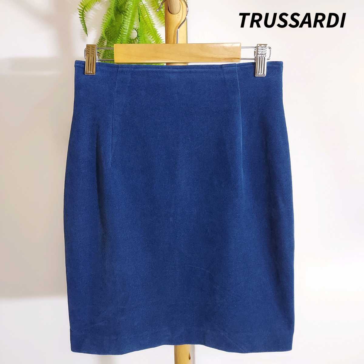 TRUSSARDI コットン素材 膝上スカート タイトスカート ベロアのようなマットな手触り Mサイズ相当 青とネイビーの中間くらい拍卖