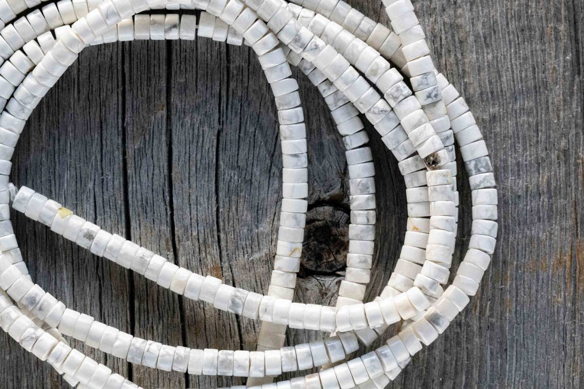 *howlite short tube type拍卖