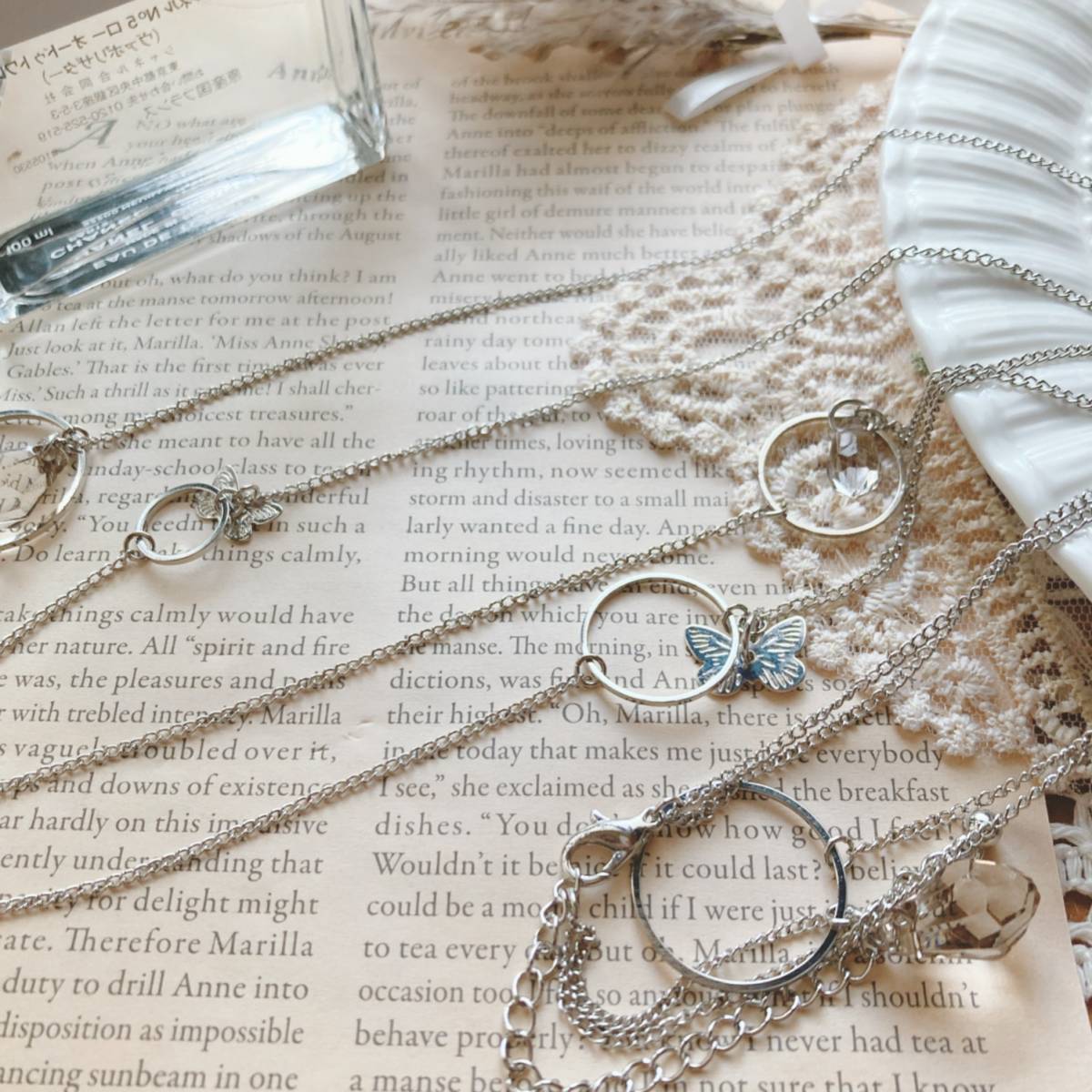 美品 ダブルロングネックレス 蝶 ビジュー フープ バタフライ 2連 シルバー☆vintage jewelry accessories 0748拍卖