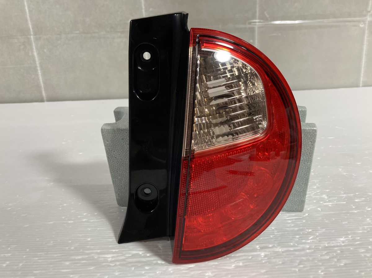 スズキ純正 HE33S アルトラパン/ラパン LED テールライト 右側 外側 ICHIKOH D153 棚番T-82拍卖